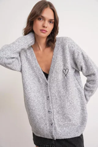 Übergroßer Strick-Cardigan mit Herzdetail