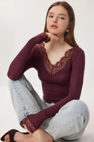 Spitzen-V-Ausschnitt Slim Fit Bluse