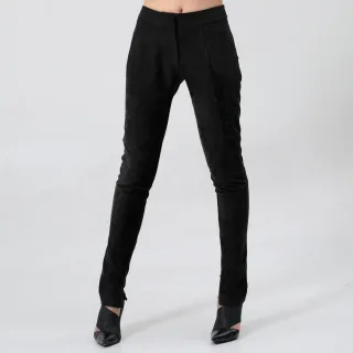 Schlanke, strukturierte Hose aus Stretch-Wildleder