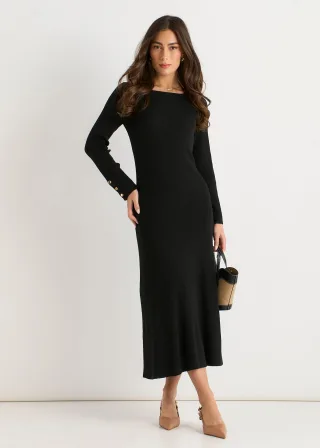 Schwarzes Strickkleid mit Schlitzausschnitt und Schlaghose
