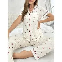 Elegant Love Pyjama Damen Schlafanzug – Nachtwäsche & Loungewear mit Kirschmuster (Set, 2 tlg., Kurzarm-Oberteil mit Kragen und Knopfleiste + Lange Hose) Hausanzug – gemütliche Homewear im femininen & bequemen Stil