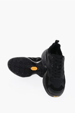 CROQUIS Einfarbige Low-Top-Sneaker aus Mesh und Wildleder in Schwarz