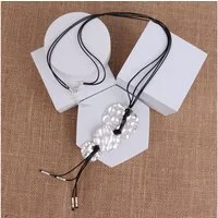MIRROSI Lange Kette Damen Halskette mit elegantem Anhänger aus Metall ca.90cm lang (perfekt für Pullover, Bluse, Shirt)