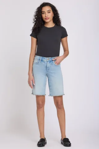 Boyfriend-Jeansshorts aus Re-New Denim