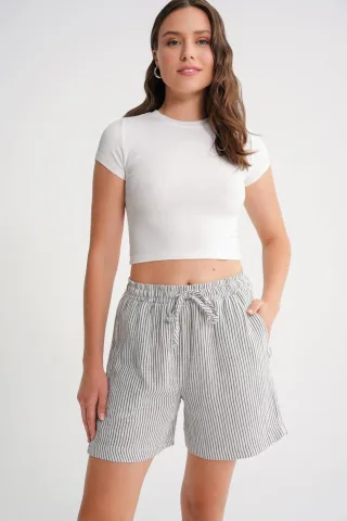 Hochtaillierte Gestreifte Weite Shorts