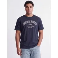 Jack & Jones PlusSize T-Shirt JJEDENVER LOGO TEE SS O-NECK SN PLS Baumwolle, locker geschnitten