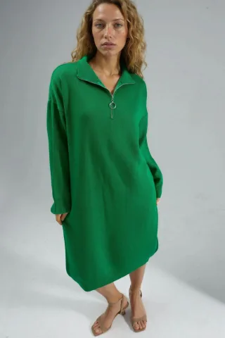 Rippstrick-Midikleid mit Reißverschlusskragen