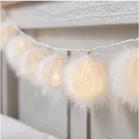 Lights4fun LED-Lichterkette 10er flauschige Bälle Lichterkette Batterie