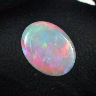 1,20 ct White Opal Multicolor Vollopal aus Coober Pedy Fire