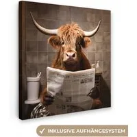 OneMillionCanvasses® Leinwandbild Schottische Highlander - Zeitung - Toilette, Fotodruck (1 St), Wandbild, Deko Schlafzimmer Wohnzimmer Flur 20x20 cm