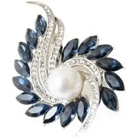 MayTree Brosche "Wirbelwind", blau mit einer Zierperle (Stück, 1-tlg), Metallbrosche mit Glassteinen, Strass und einer Zierperle
