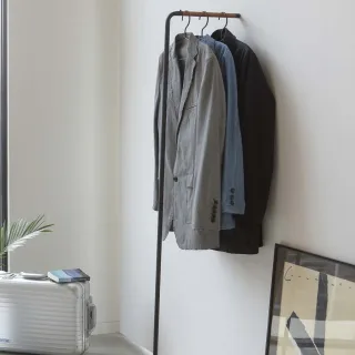 Garderobenständer schmal zum Anlehnen 38x160x42cm | Yamazaki Slim Tower Metall schwarz Kleiderständer für Flur und Schlafzimmer ohne Bohren.