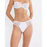 Triumph Slip Comfort Allure String florale Stretch-Spitze, elastisch, eleganter Look