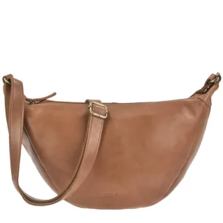 Crossbody Half Moon Bag viel Stauraum Colombiana – Leder nougat. Die trendige Tasche im Halbmond-Design ist Ihr idealer Begleiter im Alltag.