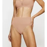 Triumph Shapingslip Soft Sculpt nahtlos, leicht formend, hoher Beinausschnitt