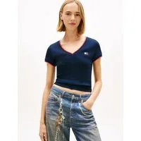Tommy Jeans Kurzarmshirt TJW SLIM BADGE V-NECK TEE mit dem V-Ausschnitt
