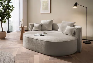 LeGer Home by Lena Gercke 2,5-Sitzer "ISALIE, rundes Loungesofa, mit Kissen, perfekt gepolstert" moderne Stoffe, mit 4 Zierkissen, extra große Sitzfläche