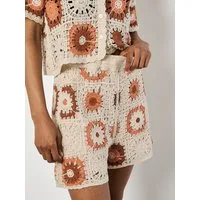 Apricot Shorts Gehäkelte Quadrate Shorts in Quadrate Design