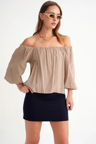 Modal-Mischbluse mit Madonna-Kragen und Rüschendetails