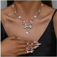 MOPUEA Ohrring und Ketten Set Schmuckset Ohrringe und Strass-Halskette Hochzeitsschmuck-Set (Set, 3-tlg., Ideal für Hochzeiten Partys und als stilvolles Geschenk), Verstellbare Halskette mit leichten Ohrringen für Komfort