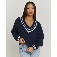 Tally Weijl Strickpullover SPUACKARIBOU Kunstfaser, mit tiefem V-Ausschnitt im College-Stil