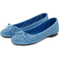 LASCANA Slip-On-Sneaker, Freizeitschuh, Slipper, Halbschuh, Ballerina mit kleinen Cut-Outs VEGAN