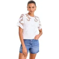 LIPSY T-Shirt Lipsy T-Shirt mit Blumen und Häkeldetail (1-tlg)