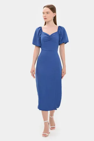 Herzchen-Ausschnitt Midi-Kleid mit seitlicher Schlitze