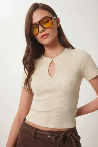 Rippstrick Crew Neck Cut-Out Cropped Top