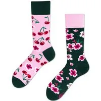 Many Mornings Freizeitsocken Many Mornings Socken Cherry Blossom (1 Paar, 1-Paar, 1 Paar) immer ein dismatching Paar