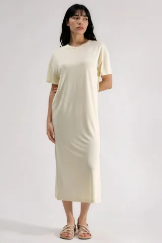 Lockeres Midi-Kleid mit Schlitz