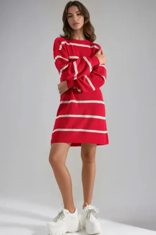 Rippgestreiftes Strick-Minikleid mit Rundhalsausschnitt