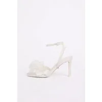 LIPSY Lipsy Braut-Sandaletten aus Satin mit 3D-Blume Sandalette (1-tlg)