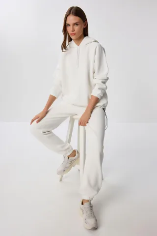 Hoodie und Jogginghose Zwei-Teile-Set