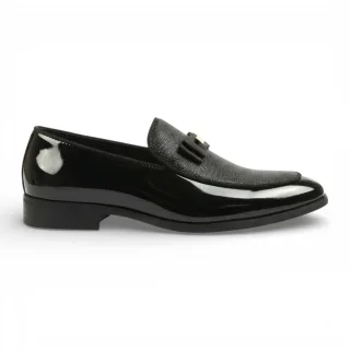 Herren-Loafer in Marineblau mit strukturierter Vorderseite und ikonischer Schnalle und Schleife