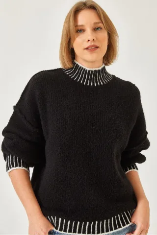 Musterierter Rollkragenpullover im lockeren Schnitt