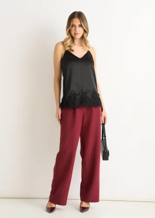 Schwarzes Cami-Top aus Satin mit Spitzenbesatz