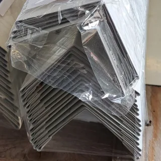 Winkelblech | 1,91 m Länge | Reinweiß ( RAL 9010 )