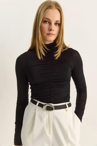 Slim Fit Halb-Stehkragenbluse mit Drapierung