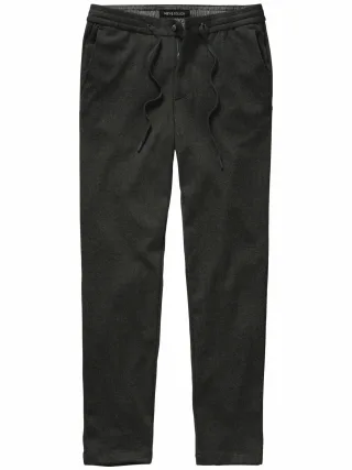 Mey & Edlich Herren Strickkunst-Chino Grün 42 % Baumwolle (davon 50 % recycelt, 50 % bio), 35 % Viskose, 21 % Polyester (recycelt), 2 % Elasthan