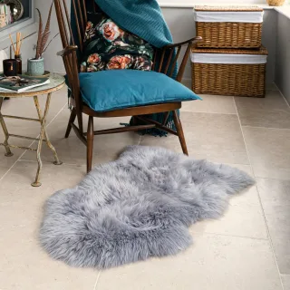 Echter grauer Schaffell-Teppich, seidig, natürlich, weich und flauschig, echte Wolle