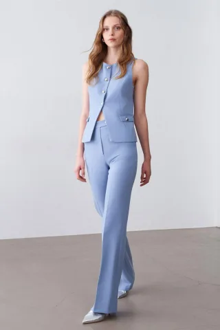 Hoch taillierte weite Crepe-Hosen