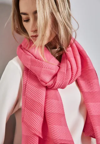 Street One - Gestreifter Plissée-Schal pink