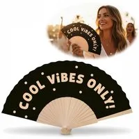 LS-LebenStil Handfächer Holz Stoff Fächer "Cool Vibes Only" Schwarz faltbar Faltfächer, (hochwertig aus Holz mit Stoff und coolem lustigem Spruch, 1-tlg., Stylische Abkühlung), für Geburtstag, Hochzeit, Party oder als Wand Dekoration