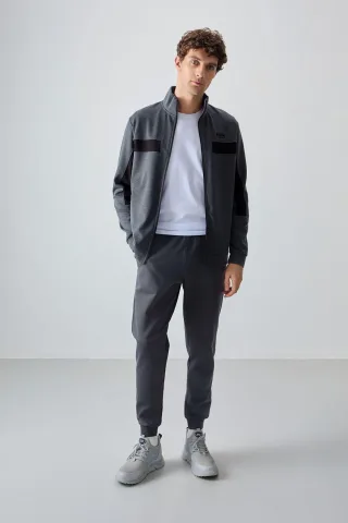 Herren Fleece Sweatshirt und Hose im Farbenblock-Design