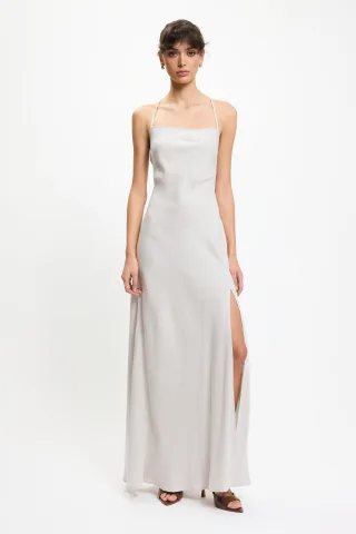 BENU Weißes rückenfreies Kleid