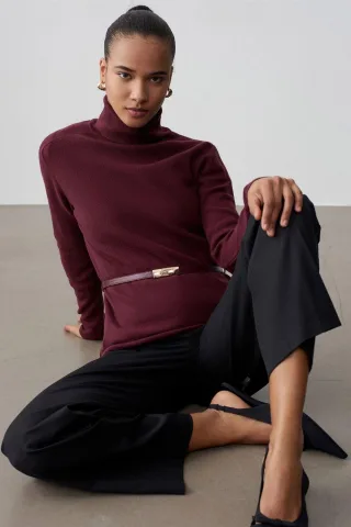 Damen Strickpullover mit Gürtel und Stehkragen