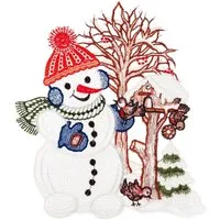 W. Reuter & Sohn - Plauener Spitze® Fensterbild Fensterbild "Schneemann mit Vogelhaus" farbig