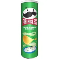 Pringles Knabberei, Pringles Sour Cream Onion Stapelchips mit Sauerrahm und Zwiebeln 165g