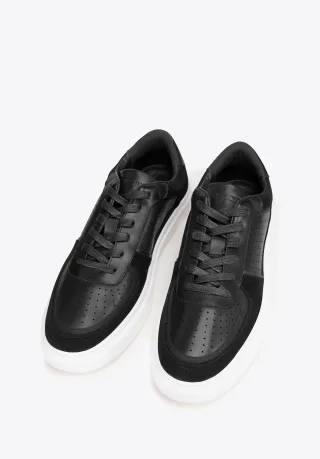 Wittchen Herren-Sneaker aus Leder mit Perforationen, schwarz, Naturleder